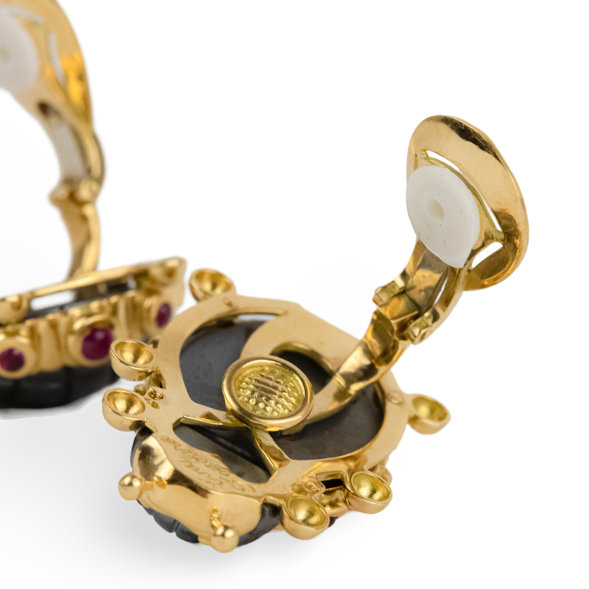 Eva SEGOURA set in yellow gold, hematite and diamonds
