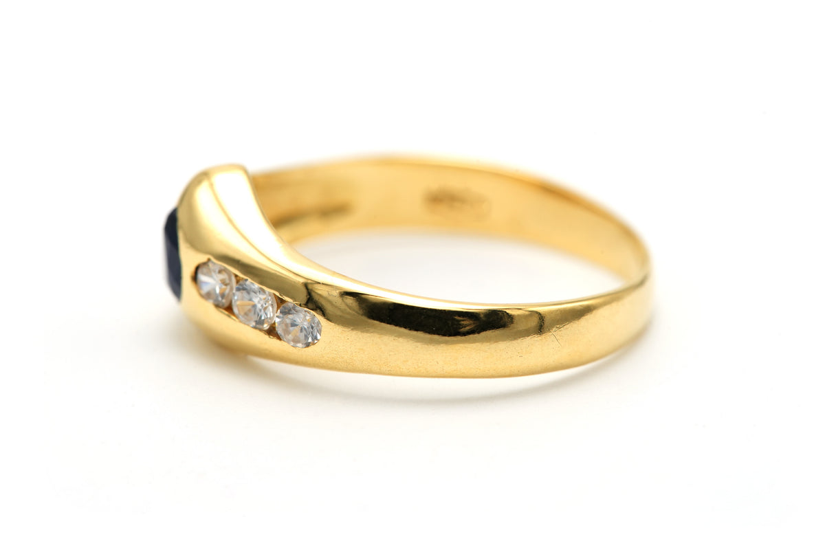 Bague Jonc en or jaune, saphir et diamants