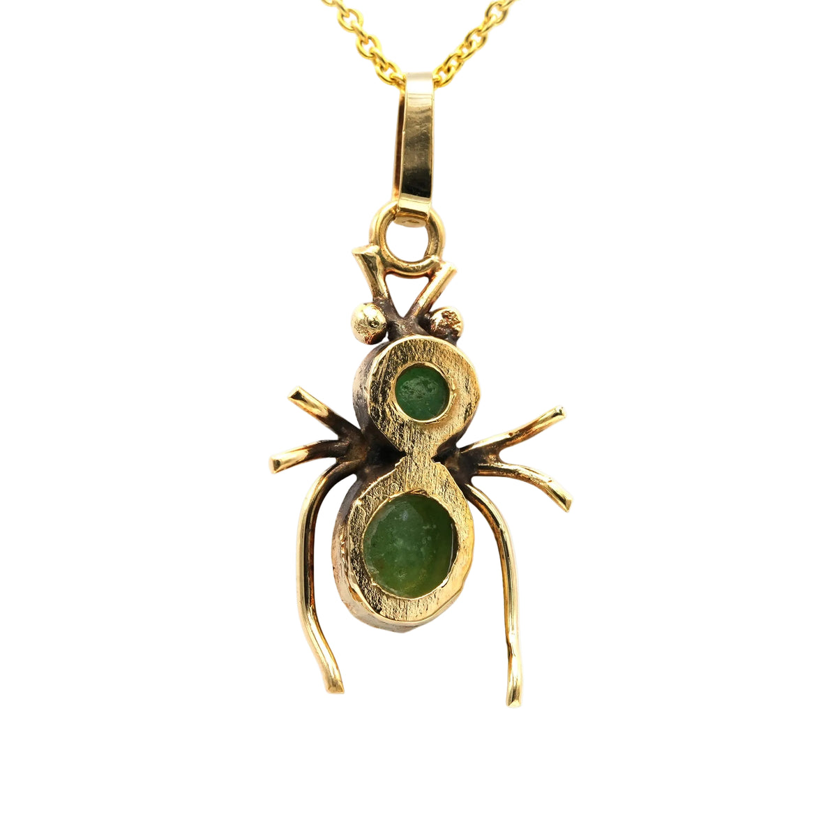 Yellow gold and aventurine pendant