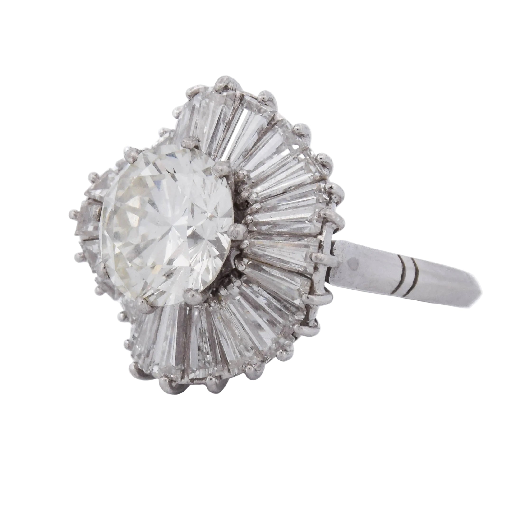 Entourage Ring in Platinum and Diamonds