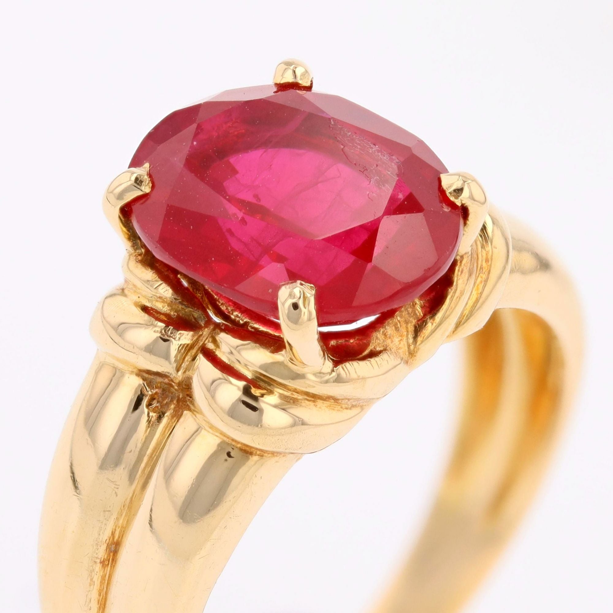 Bague Solitaire en or jaune et rubis