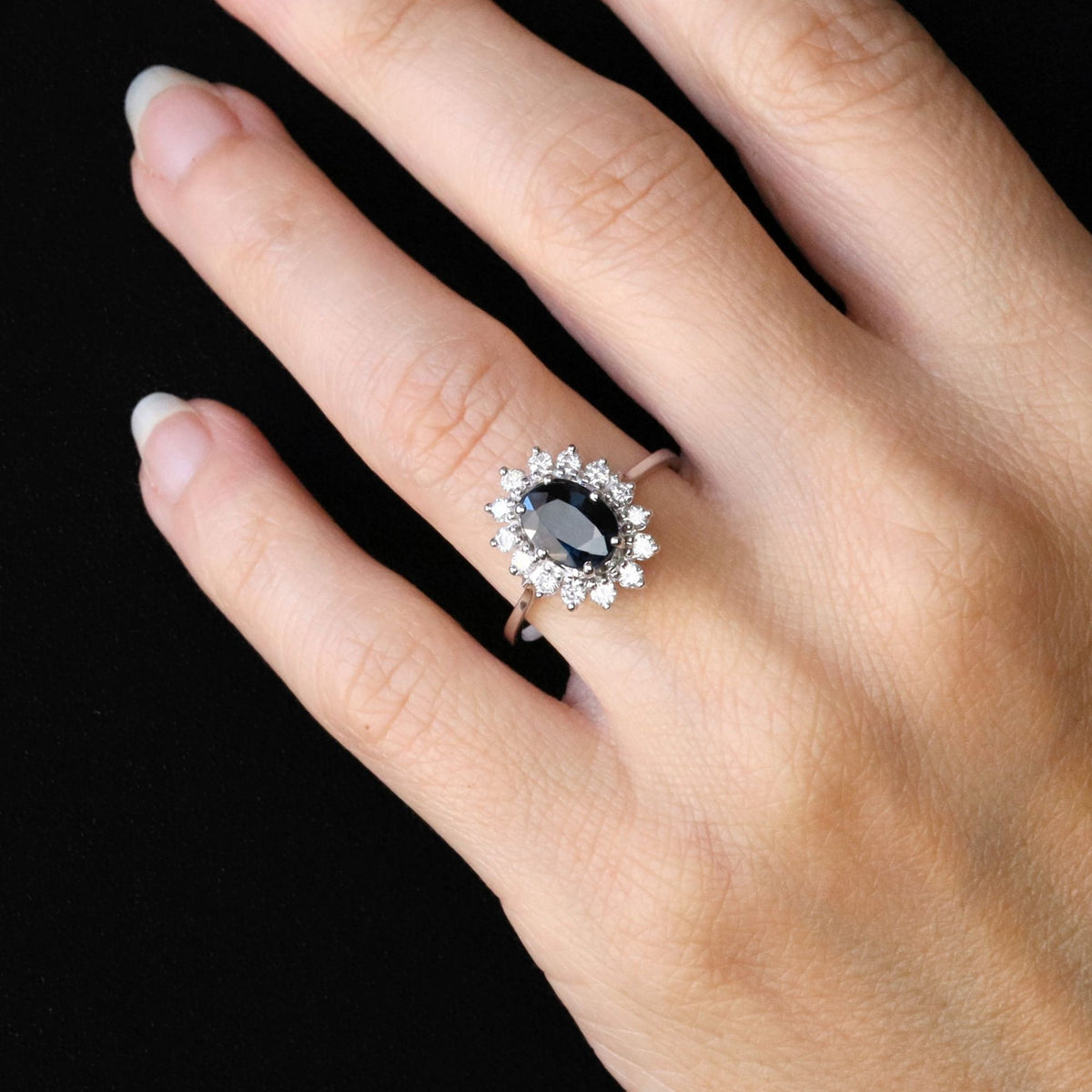 Marguerite Ring in White Gold, Sapphire, and Diamonds