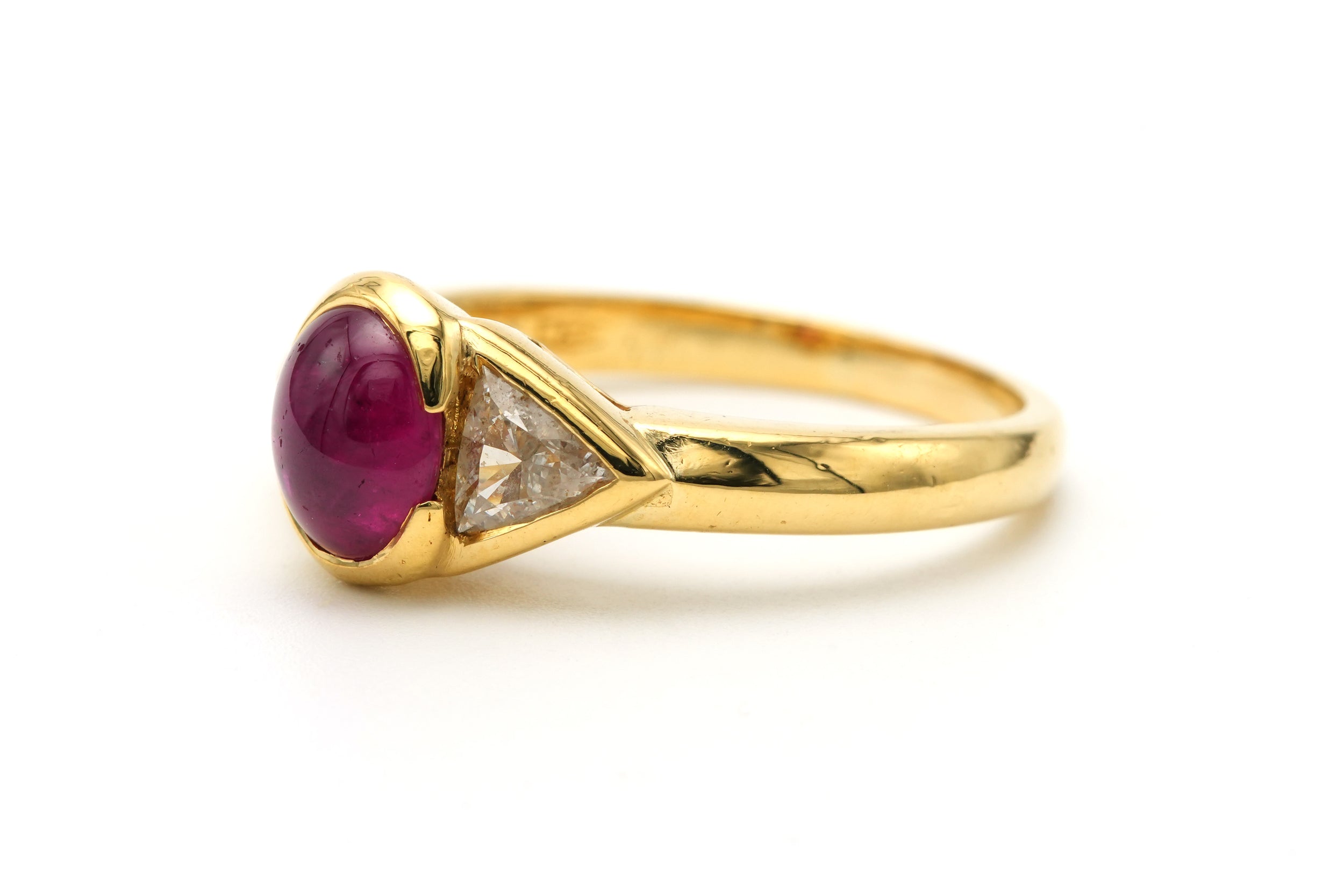 Bague Trilogie en or jaune, rubis et diamants