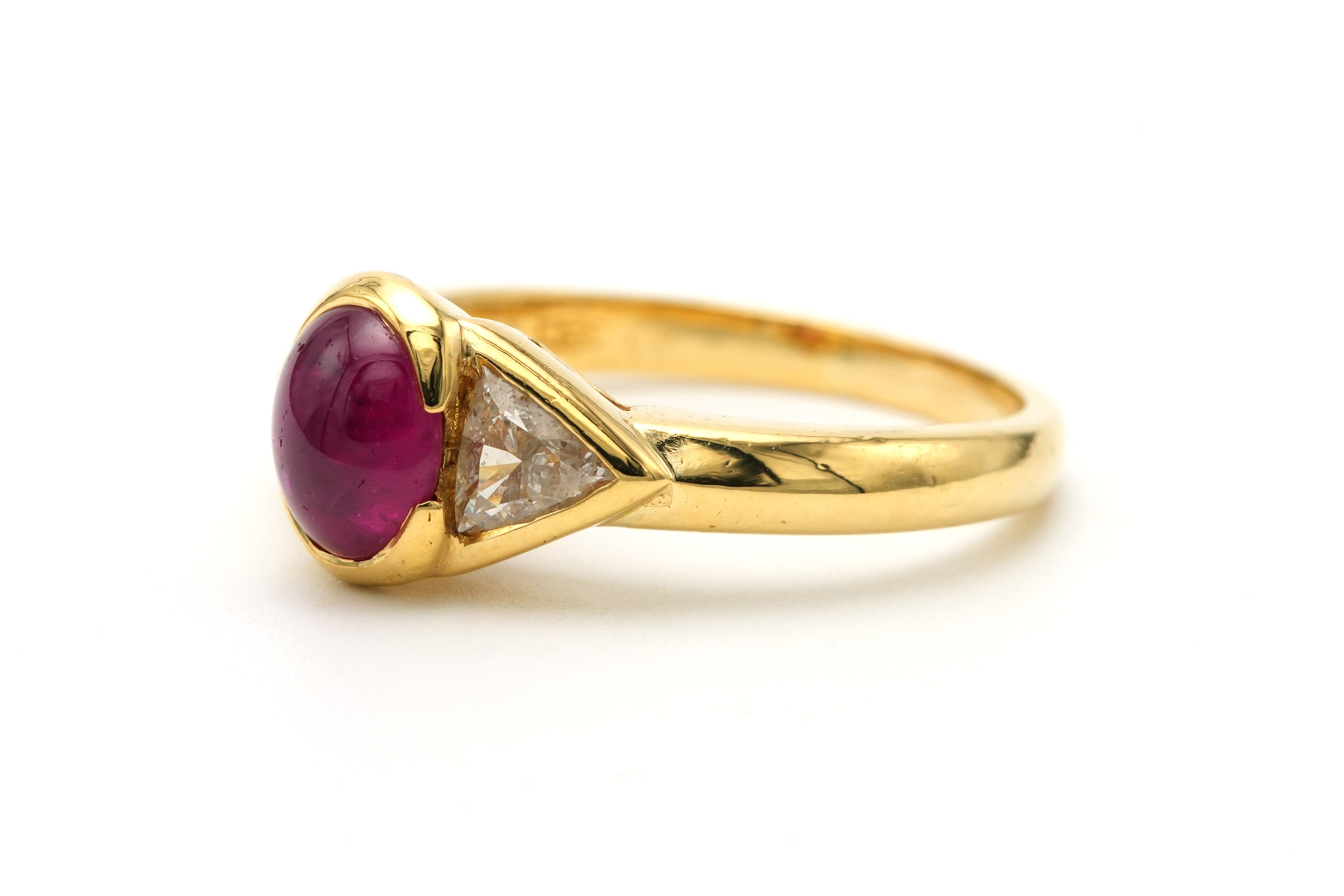 Bague Trilogie en or jaune, rubis et diamants