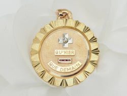 AUGIS Pendant in yellow gold, rubies, and diamonds