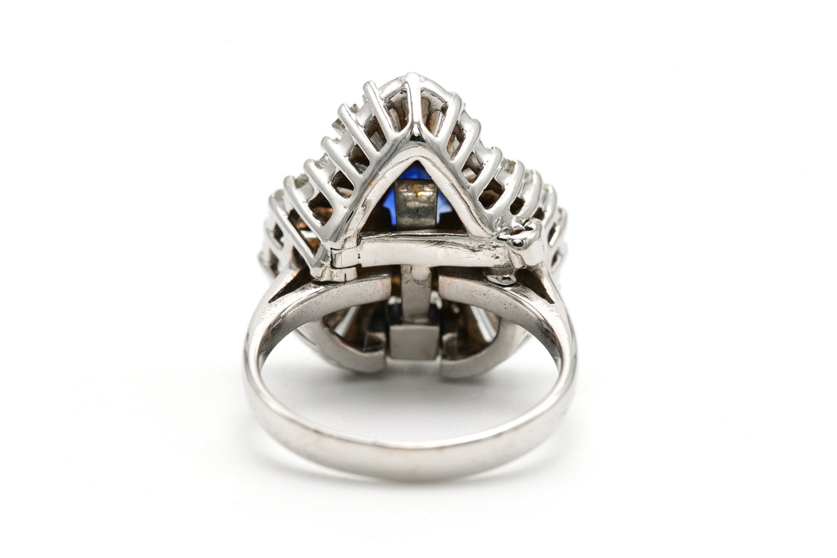 Bague Entourage en or blanc, saphir et diamants