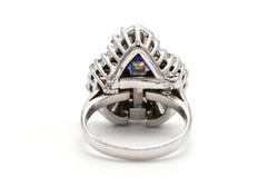 Bague Entourage en or blanc, saphir et diamants