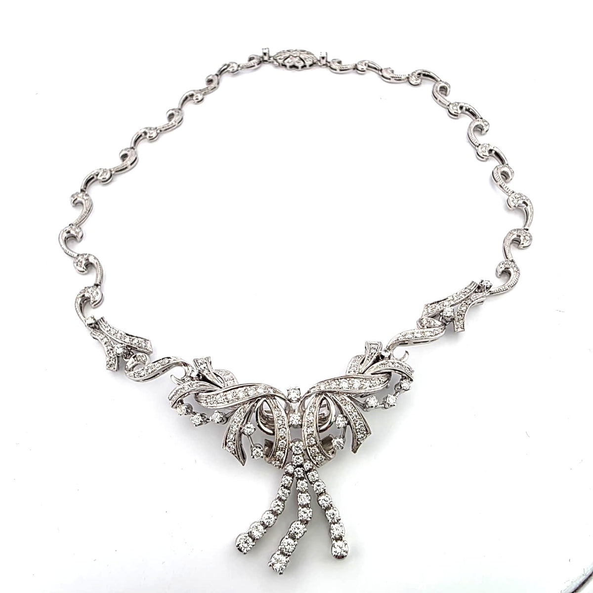 Collier Plastron en or blanc et diamants