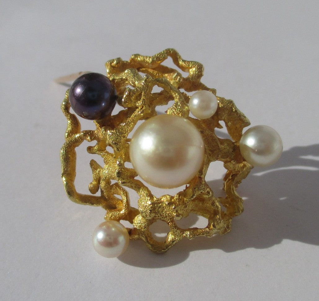 Broche Épingle en or jaune et perles