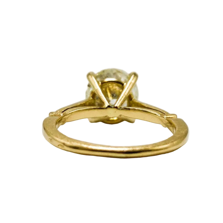 Yellow Gold Solitaire Ring with Diamond