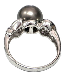 White Gold Solitaire Ring with a Pearl and Diamonds