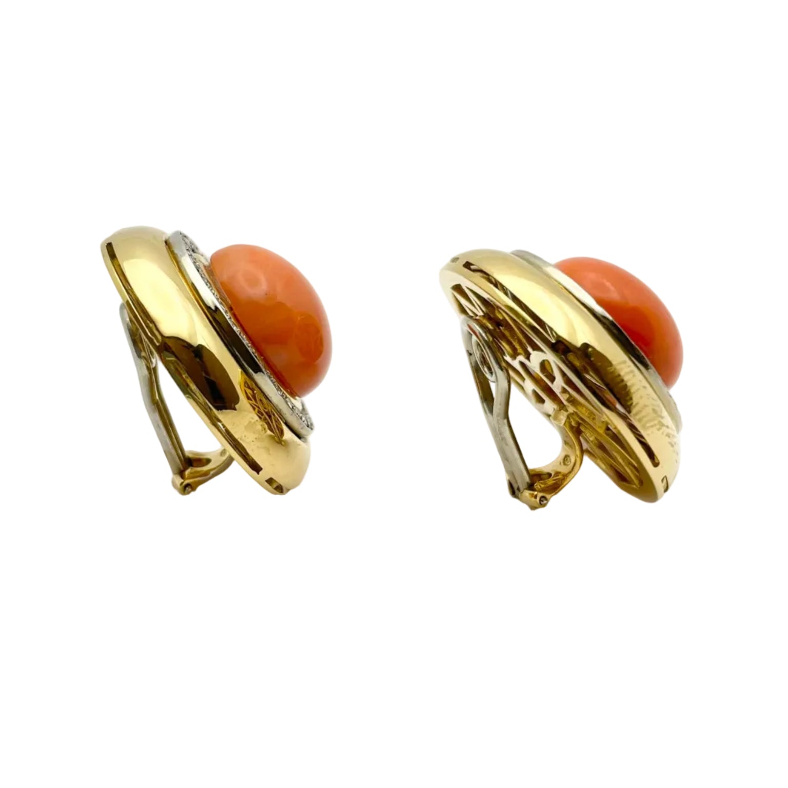 Boucles d'oreilles Clips en or jaune, corail et diamants