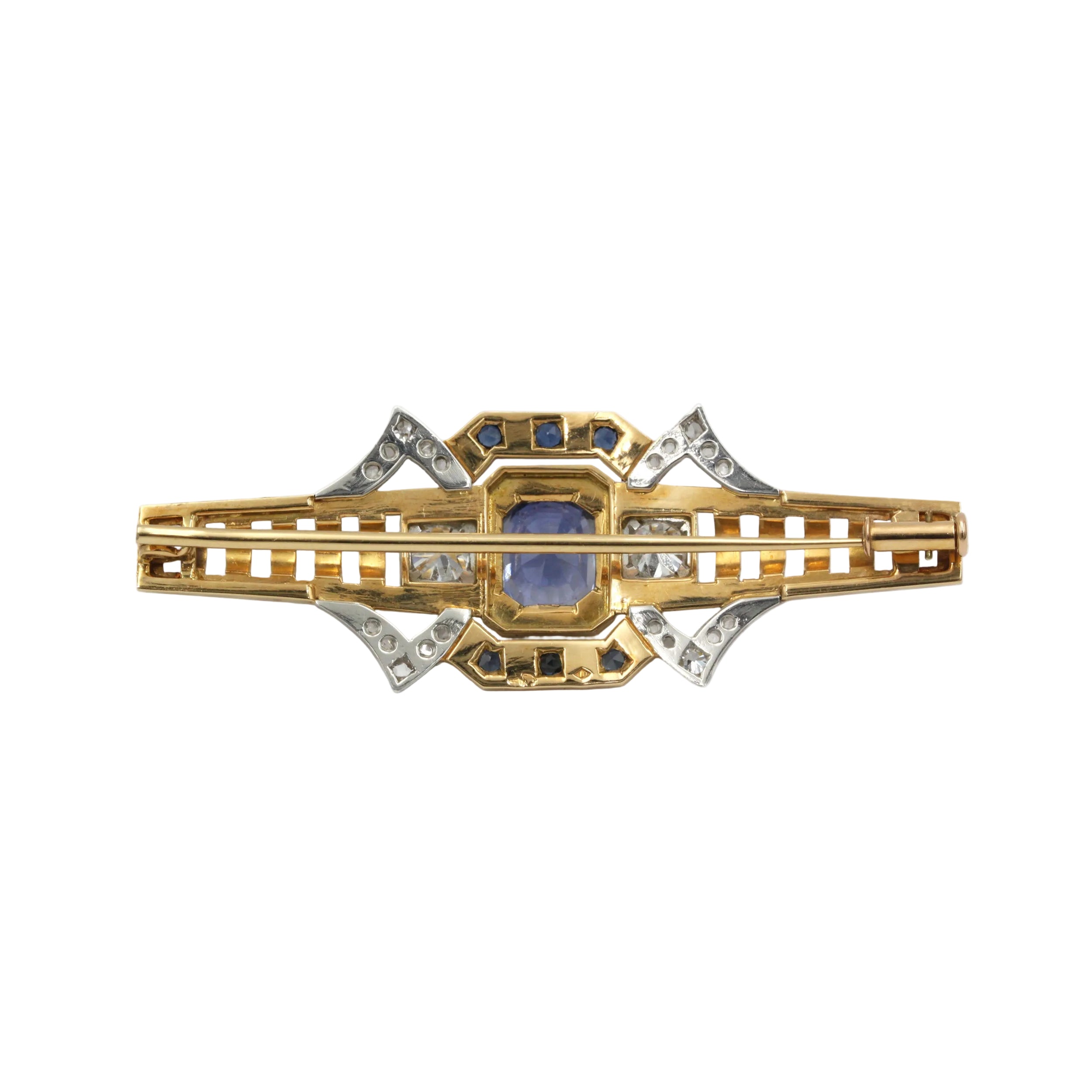 Brooch made of yellow gold, platinum, sapphires, and diamonds