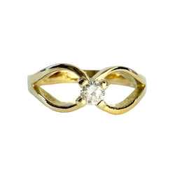 Yellow Gold Solitaire Ring with Diamond