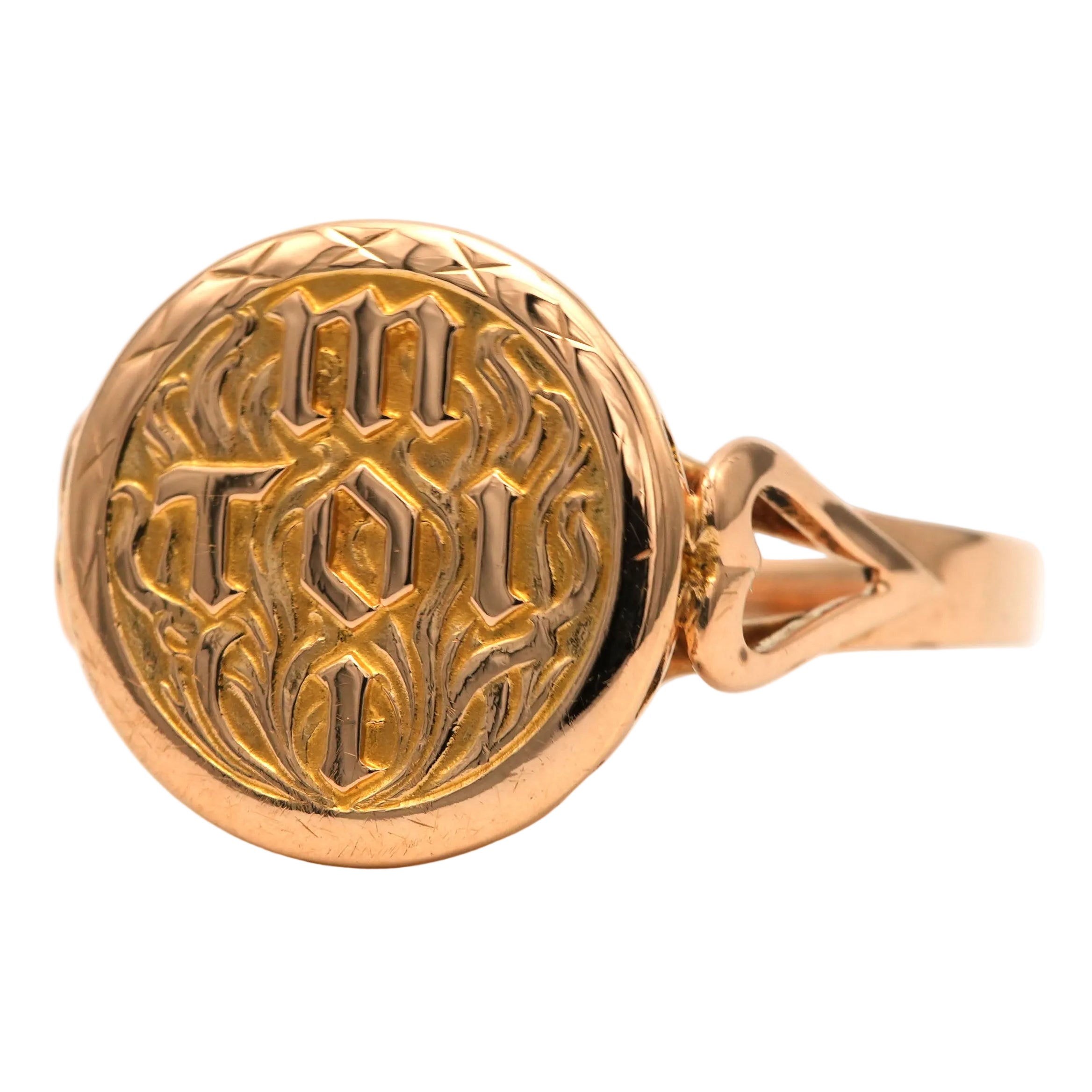 Signet ring in yellow gold