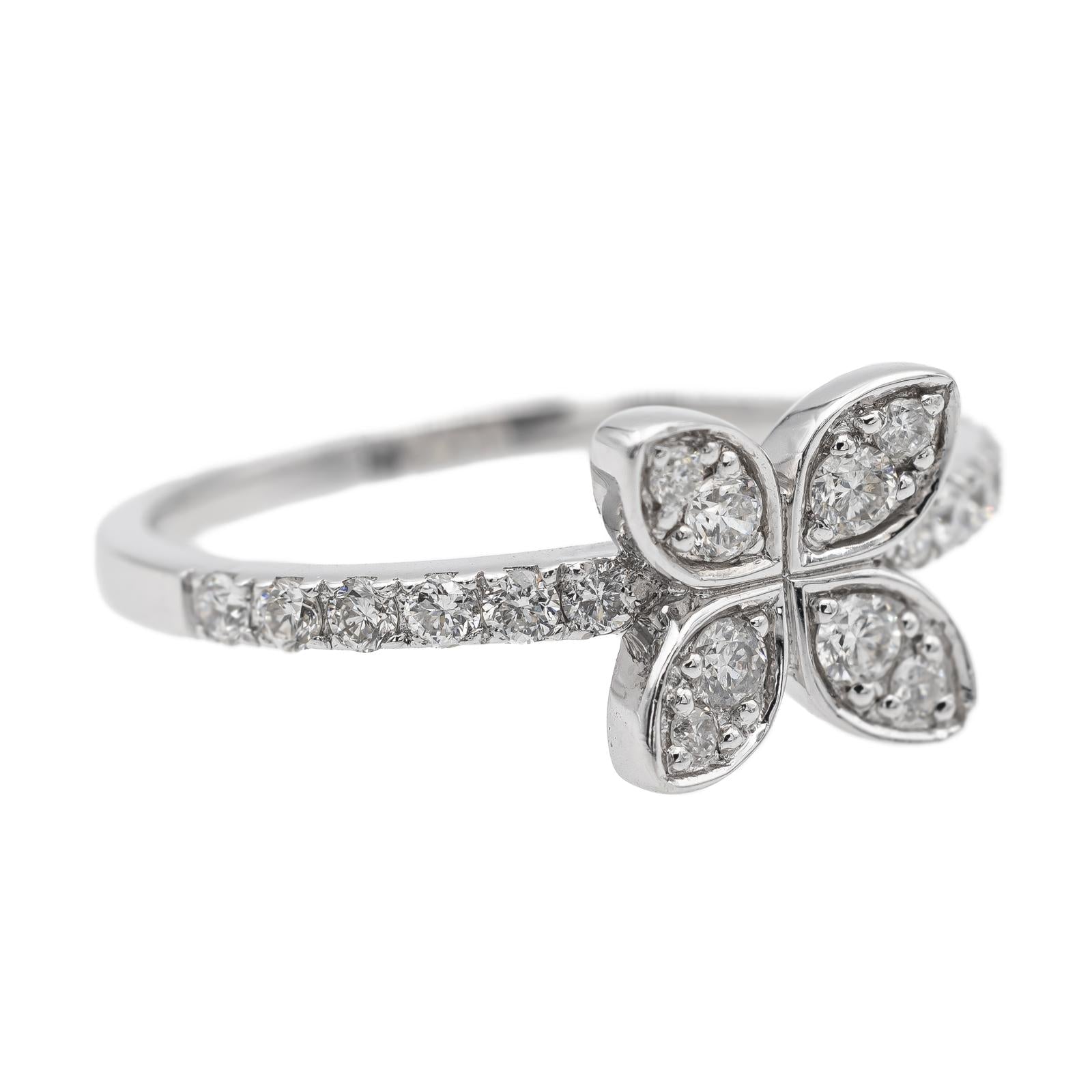 Flower Ring White Gold Diamond