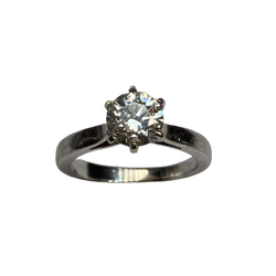 White Gold Solitaire Ring with Diamond