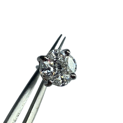 Boucles d'oreilles Puces en or blanc et diamants