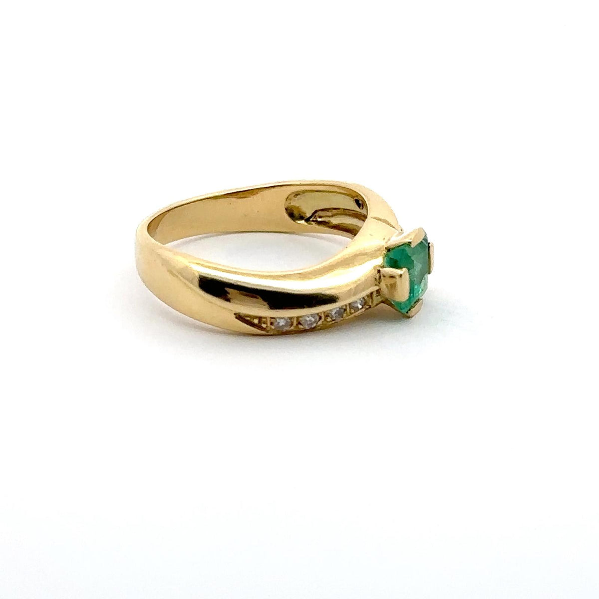 Yellow Gold Solitaire Ring with Emerald and Diamonds