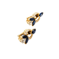 Clips d'oreilles en or jaune, saphirs et diamants