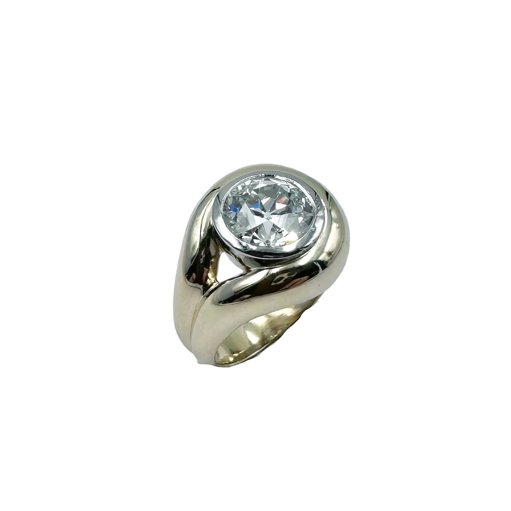Yellow gold, Platinum and Diamond Solitaire Ring
