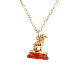 Yellow gold and carnelian pendant
