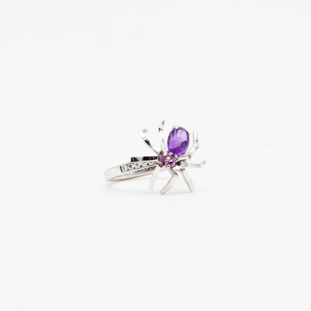 CHAUMET "Attrape moi si tu m'aimes", "Araignée" ring in white gold, amethyst, pink sapphire and diamonds