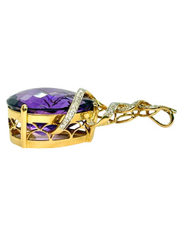 Yellow gold pendant with Amethyst and diamonds
