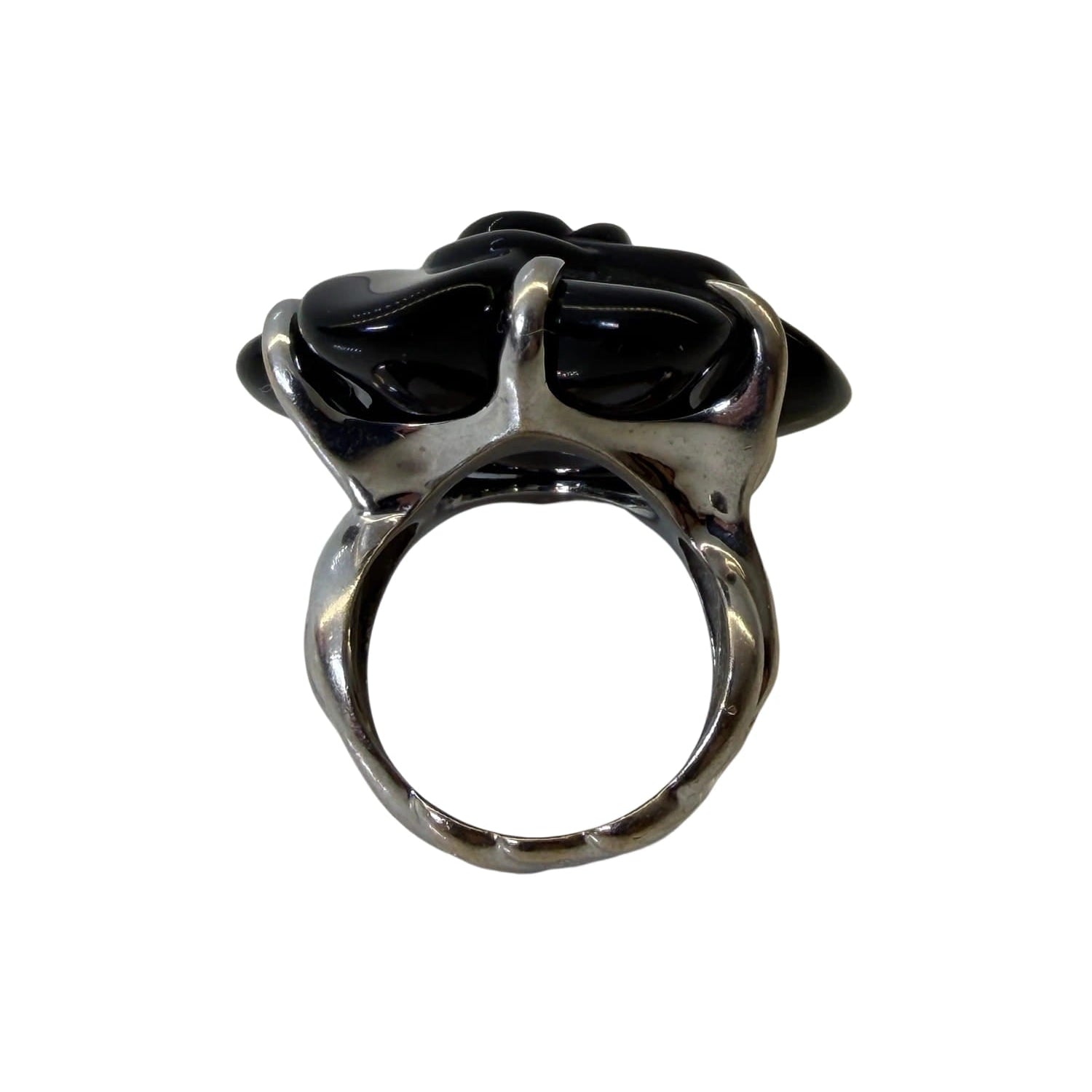 CHANEL "Camélia" Ring in White gold and Onyx