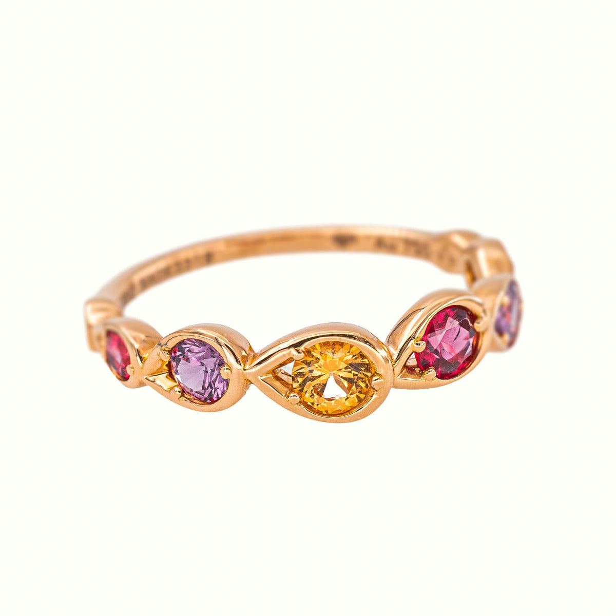 Mellerio Indra Rose Ring, Rose gold with Sapphire