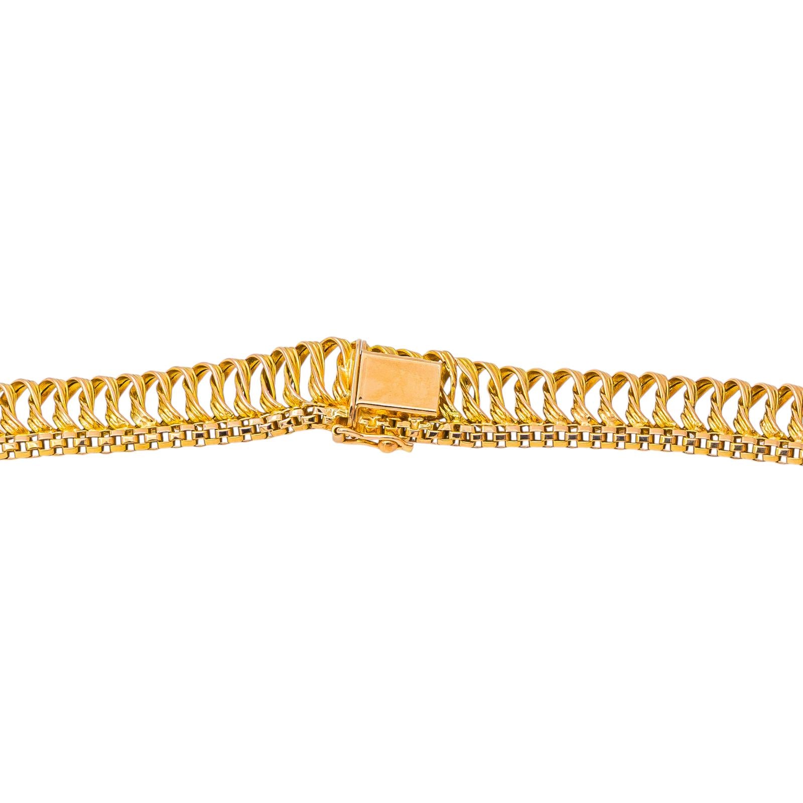 Yellow gold necklace