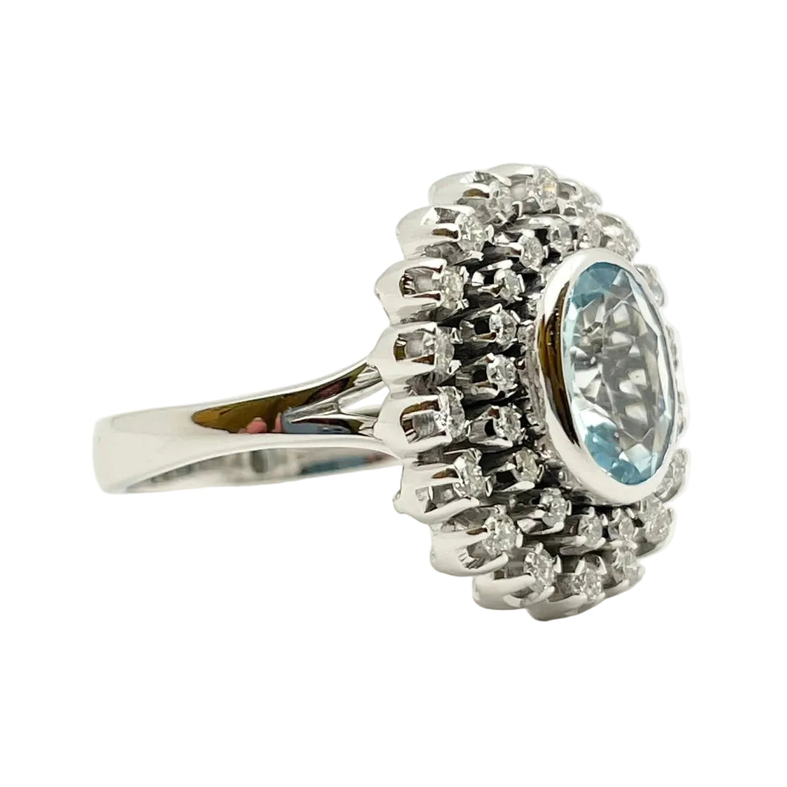 Entourage Ring in white gold, aquamarine, and diamonds