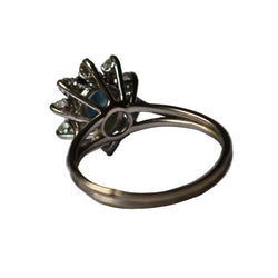 Marguerite Ring in White Gold, Sapphire, and Diamonds