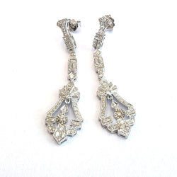 18-karat white gold Art Deco earrings with diamonds
