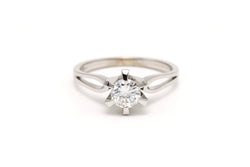 Bague Solitaire en or blanc et diamants
