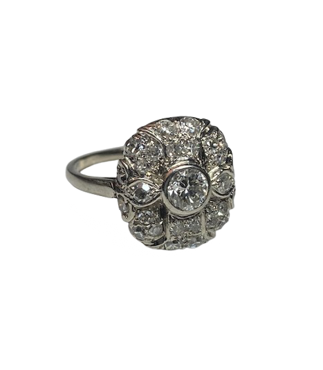 Entourage Ring in Platinum and Diamonds
