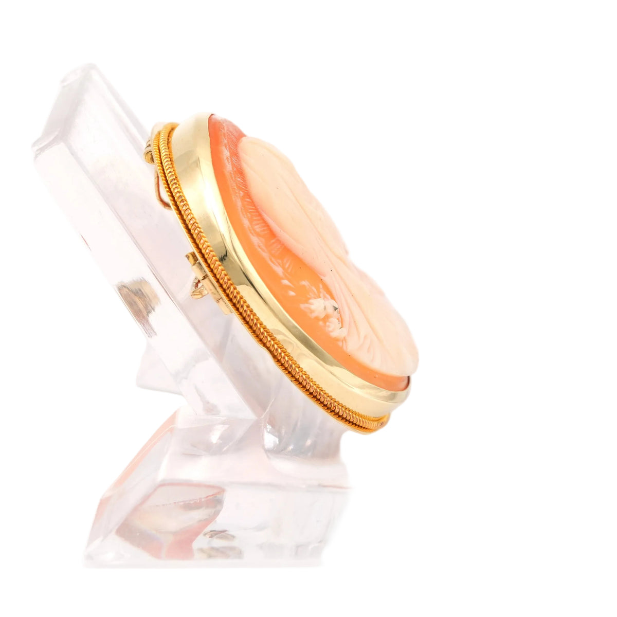 Yellow Gold Brooch with Cameo
