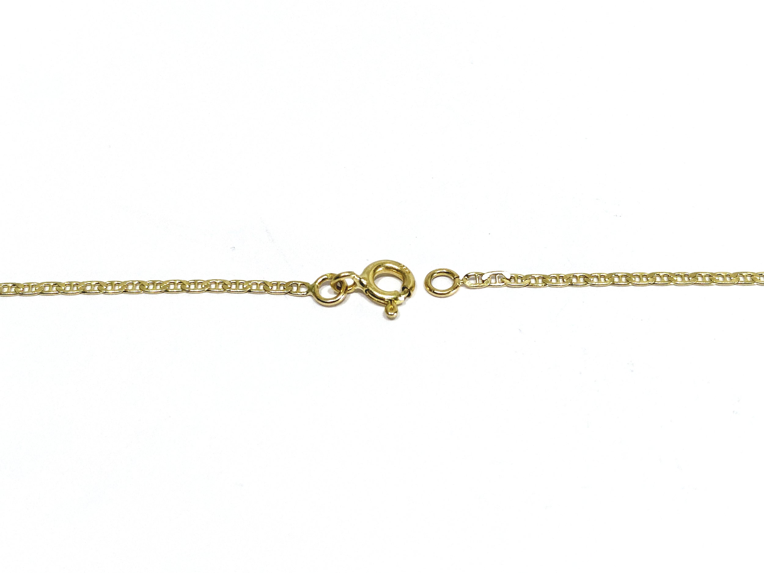 Yellow gold chain with marine-style links
