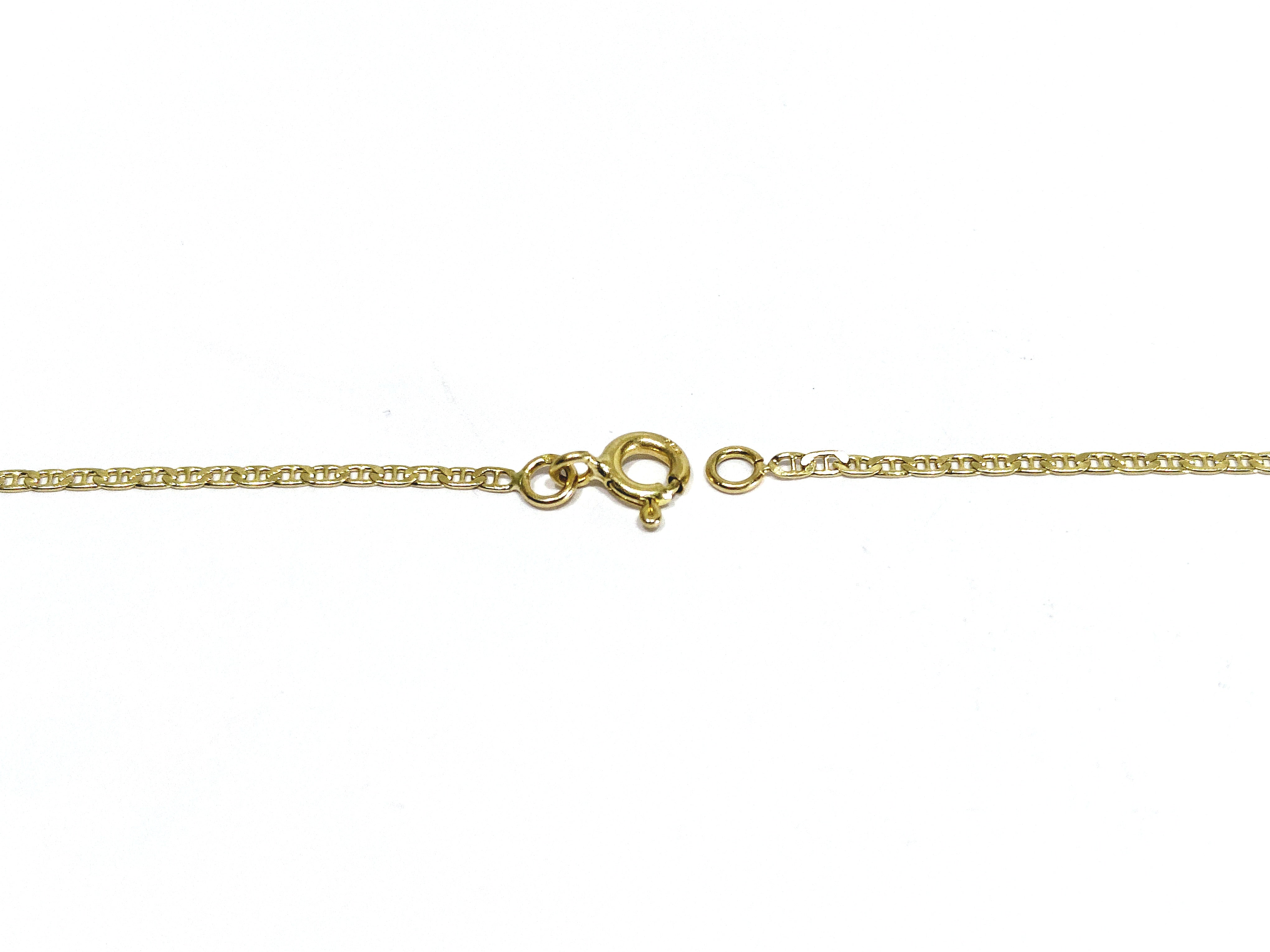 Yellow gold chain with marine-style links