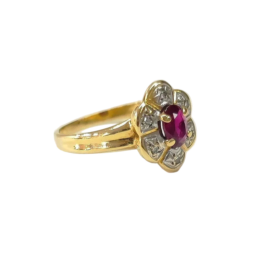 Entourage Ring in yellow gold, rubies, and diamonds
