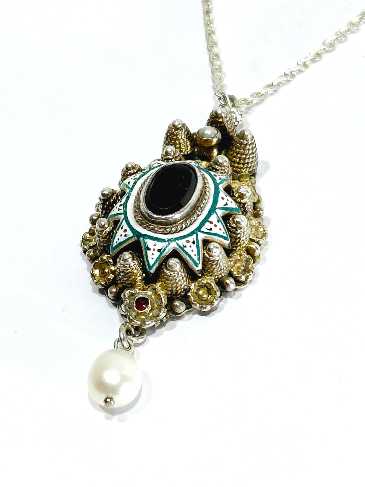 Necklace with a pendant made of silver, Vermeil, Enamel, Garnet, and Pearl