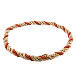 Set of jewelry in yellow gold, coral, and pearls