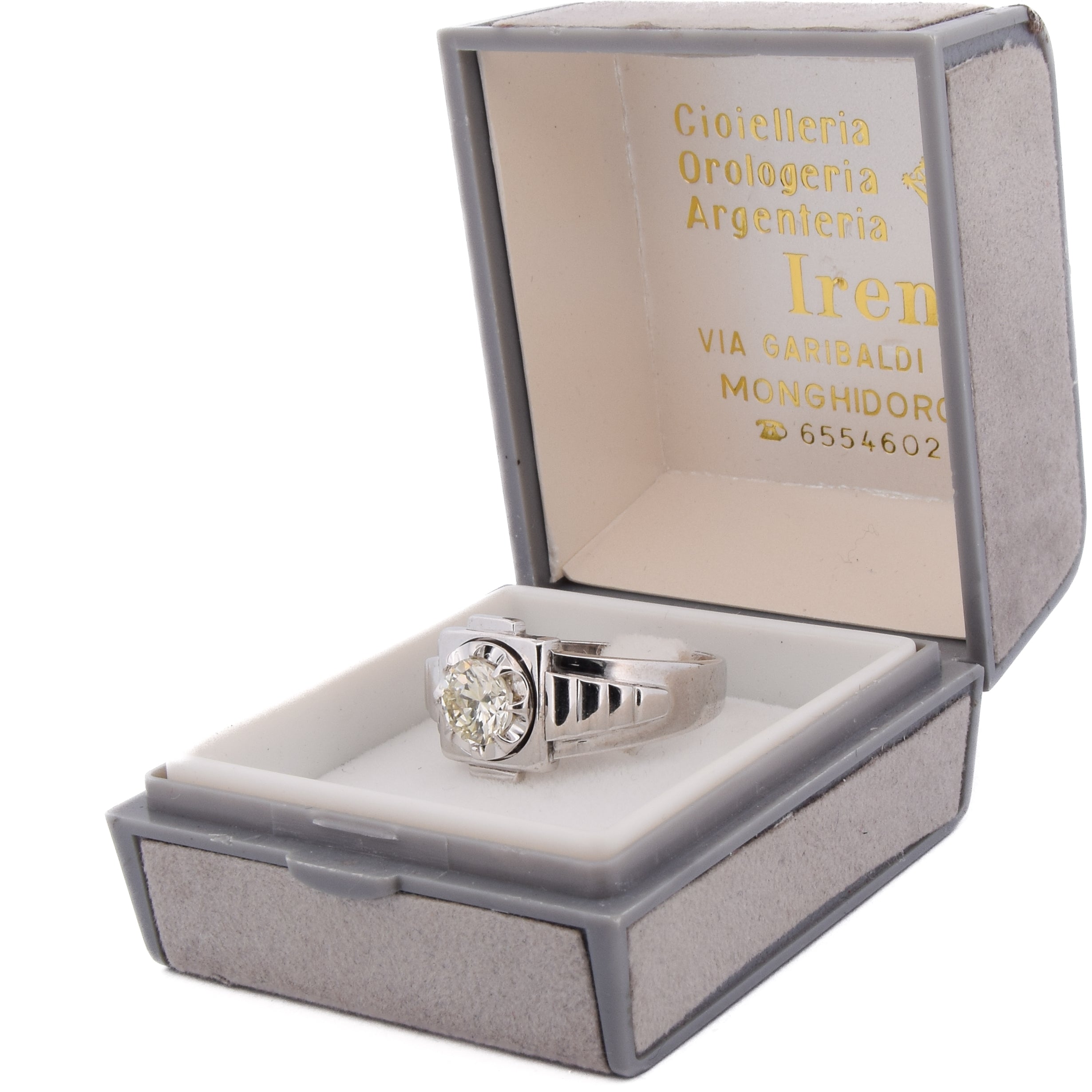 White gold and diamond Ring