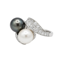 "Toi & Moi" Ring in Platinum, Pearls, and Diamonds