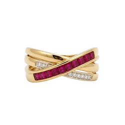 Yellow gold ring with rubies and diamonds