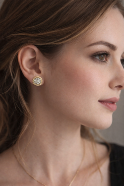 Boucles d'oreilles en or jaune et diamants