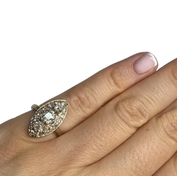 Marquise Ring in White Gold and Diamonds