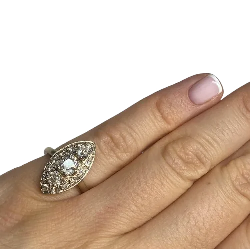 Marquise Ring in White Gold and Diamonds