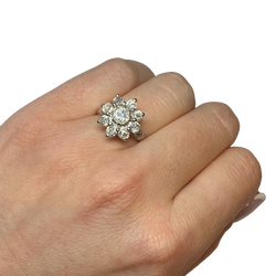 Marguerite Ring in Platinum and Diamonds