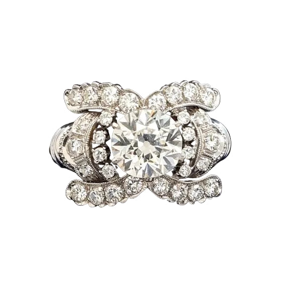 "Entourage" Ring in White Gold and Diamonds